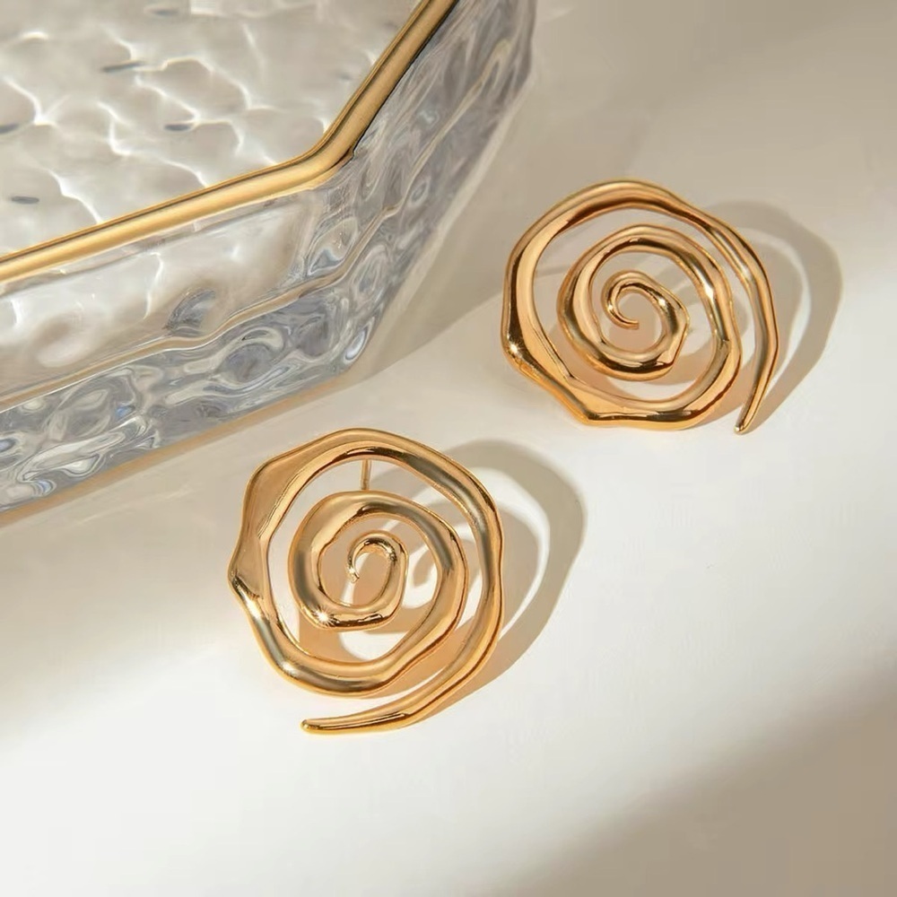 18k Gold Plated Chic Spiral Threaded Earring
